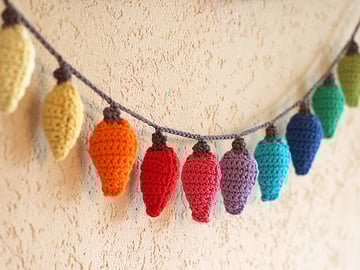 wink-crochet-christmas-lights-final-item-3