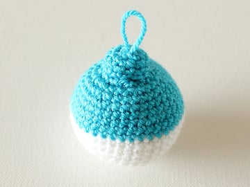 wink-crochet-christmas-ornaments-cap-step8