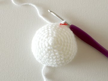 wink-crochet-christmas-ornaments-step11