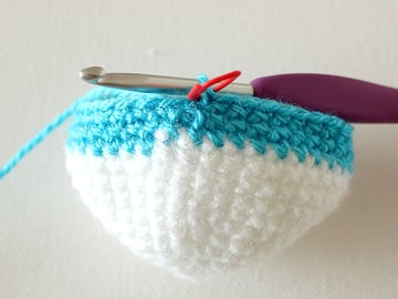 wink-crochet-christmas-ornaments-step20