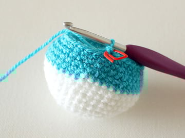 wink-crochet-christmas-ornaments-step22