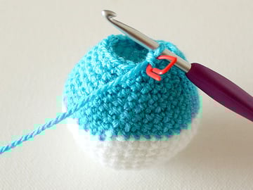 wink-crochet-christmas-ornaments-step25