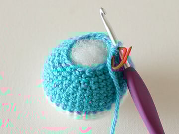 wink-crochet-christmas-ornaments-step27