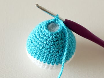 wink-crochet-christmas-ornaments-step28