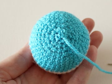 wink-crochet-christmas-ornaments-step31