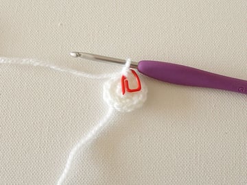 wink-crochet-christmas-ornaments-step4