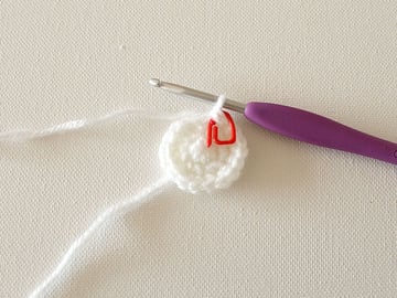 wink-crochet-christmas-ornaments-step5