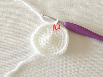 wink-crochet-christmas-ornaments-step8