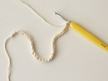 wink-pastel-wrist-warmers-step1