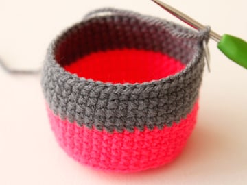 wink-neon-dipdyed-bottle-cozy-step10