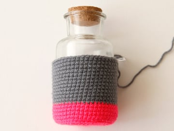 wink-neon-dipdyed-bottle-cozy-step11