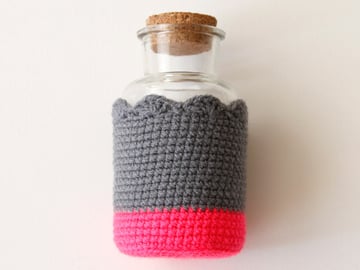 wink-neon-dipdyed-bottle-cozy-step13