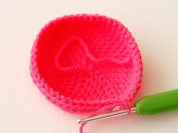 wink-neon-dipdyed-bottle-cozy-step8