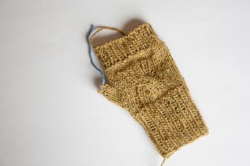 knitting_mittens_right