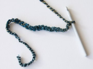 wink-crochet-pair-legwarmers-step1