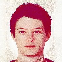 Interview With Matthias Müller About His Work With Particles