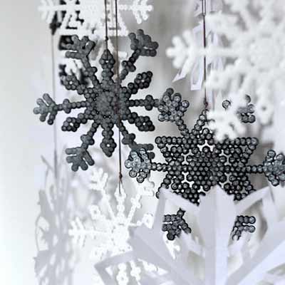 Last Minute Christmas Craft: Bead and Paper Snowflakes