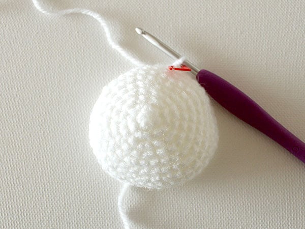 wink-crochet-christmas-ornaments-step11