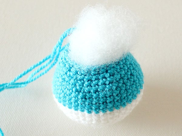 wink-crochet-christmas-ornaments-step26