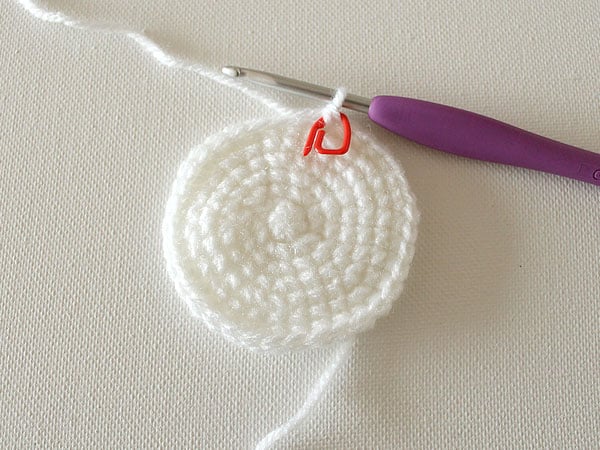 wink-crochet-christmas-ornaments-step9