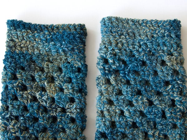 wink-crochet-pair-legwarmers-finished1
