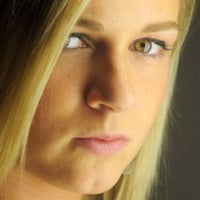 How To Shoot With Fluorescent Tube Lighting