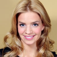 Step By Step: Shooting the Perfect Model Head Shot